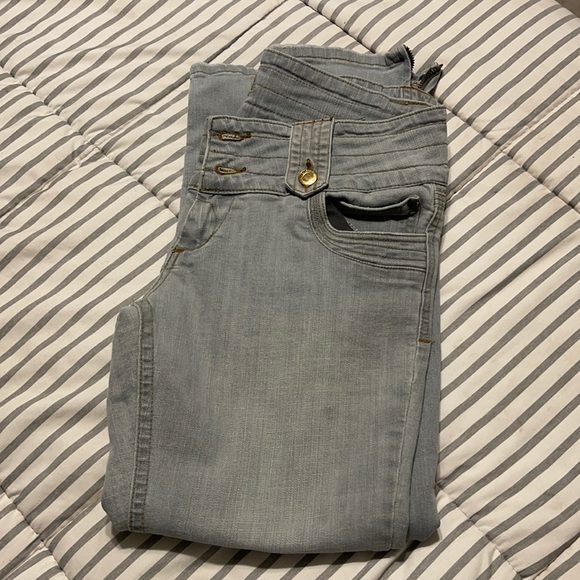 Rue 21 Jean Capris - Picture 1 of 3